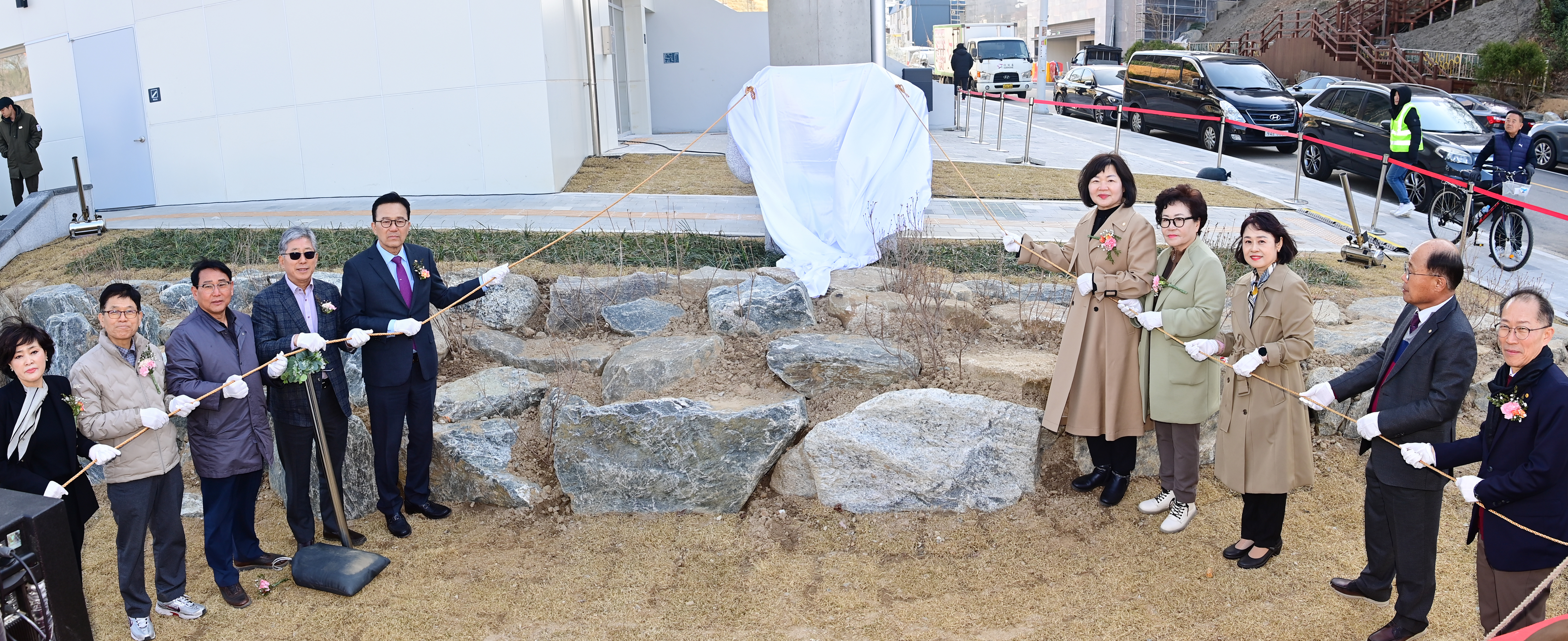 연수구가 28일 옥련동 산22-1번지 일원에서 송도2(옹암)근린공원 준공식을 성공적으로 개최했다